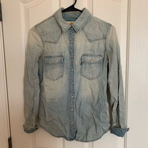 LEVI’S Denim Button Up